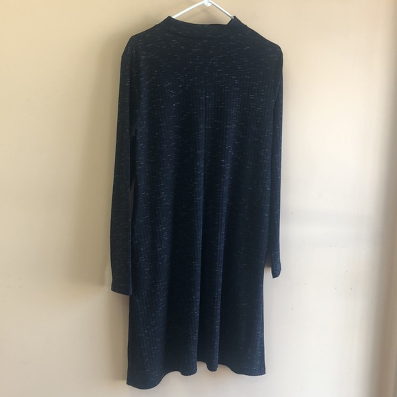 Medium length dress black with some white size large from  fade glory - Picture 2 of 3